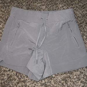 Athletic shorts (90 Degree Reflex)